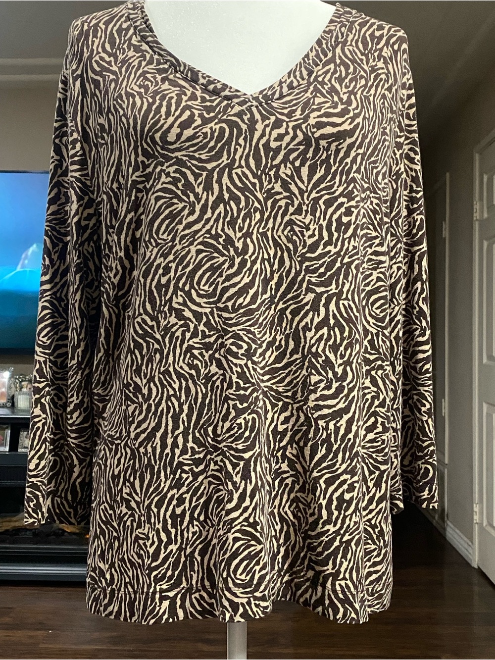 Women’s Brown & Cream V-Neck Long Sleeve Printed Top